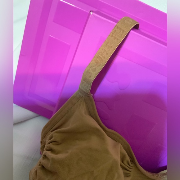 Fendi X Skims Sculpting Bra Size Large Color California NEW - Picture 2 of 6